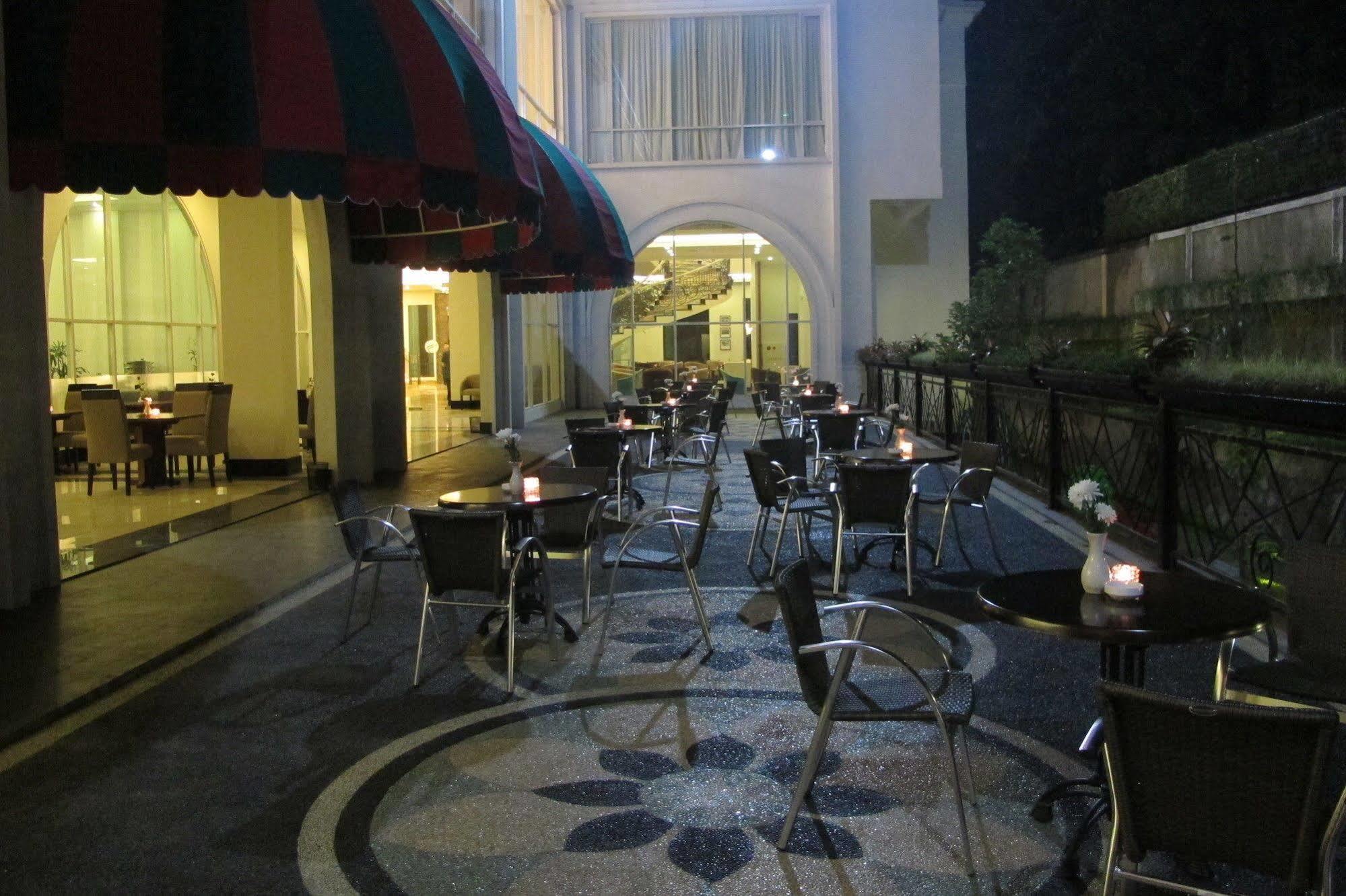 The Sahira Hotel Syariah Bogor Exterior photo